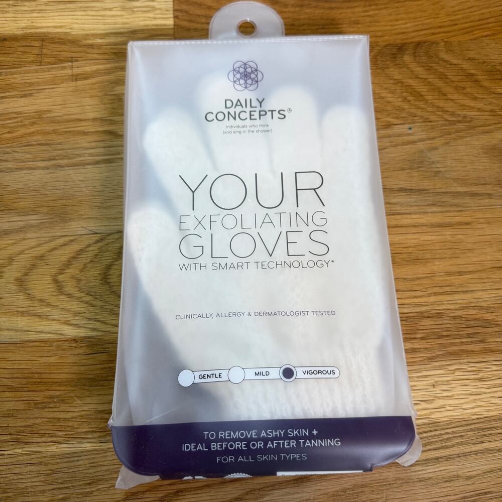 Daily Concepts Your Exfoliating GLOVES Vigorous Tanning Suction Cup New